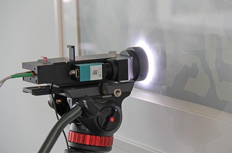 alphaCART Raman Sonde zur Bestimmung der Komponenten vor einem Gemälde